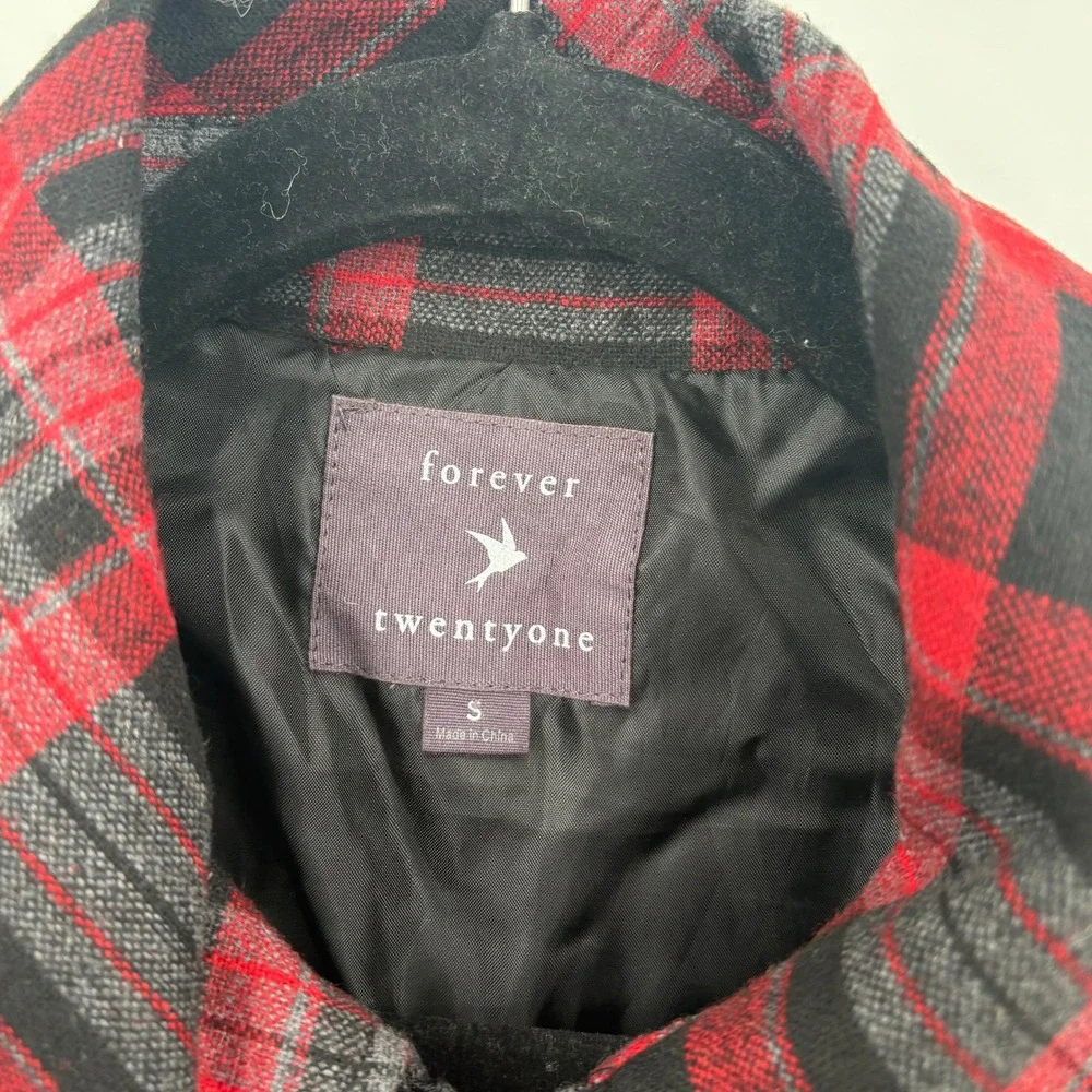 Forever 21 Red Black Plaid Cropped Bomber Jacket Wool Blend 3/4 Sleeve Small Y2K - Picture 3 of 10